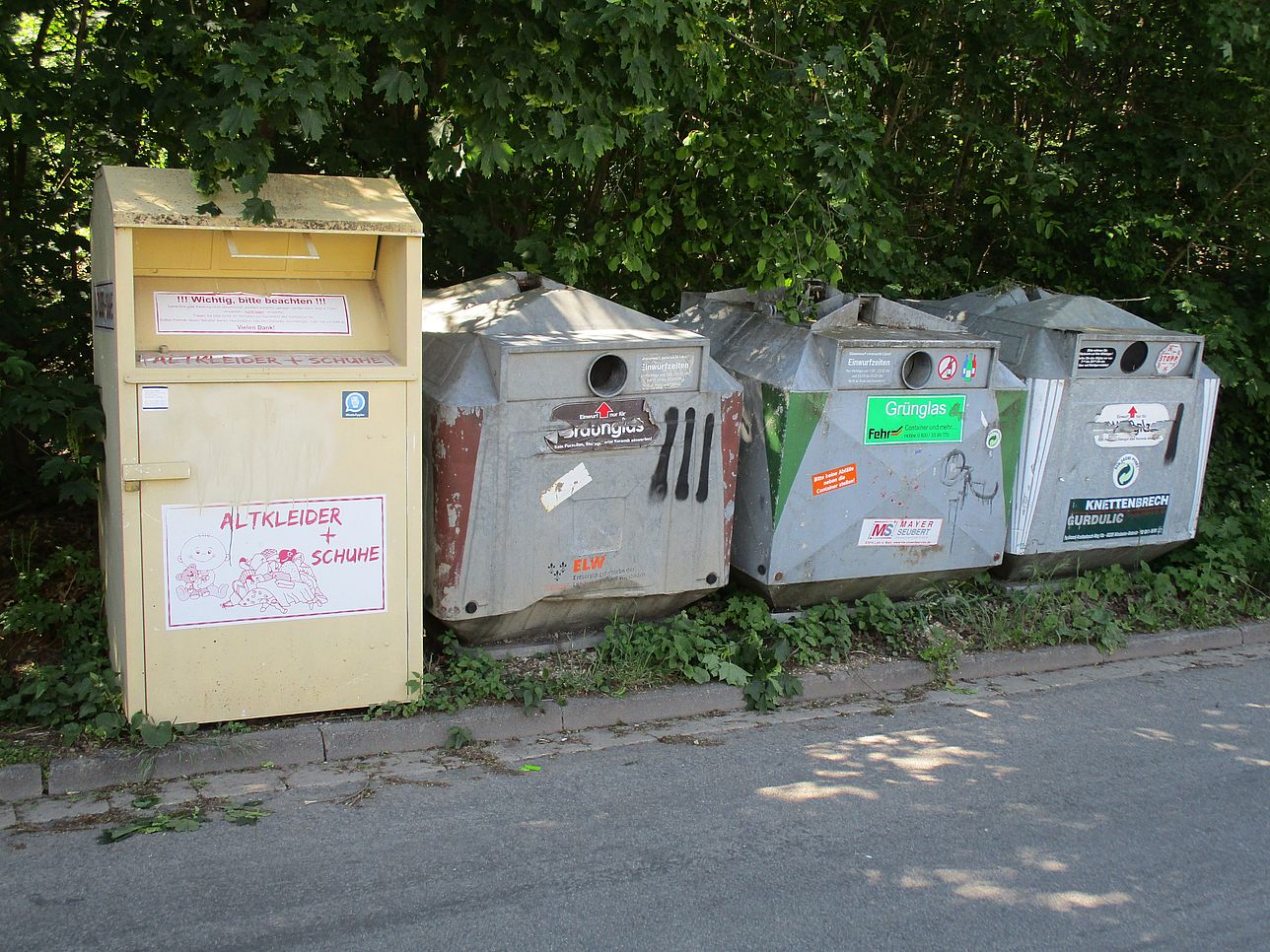 Glascontainer stehen wieder in der Wielandstraße | Journal Lokal