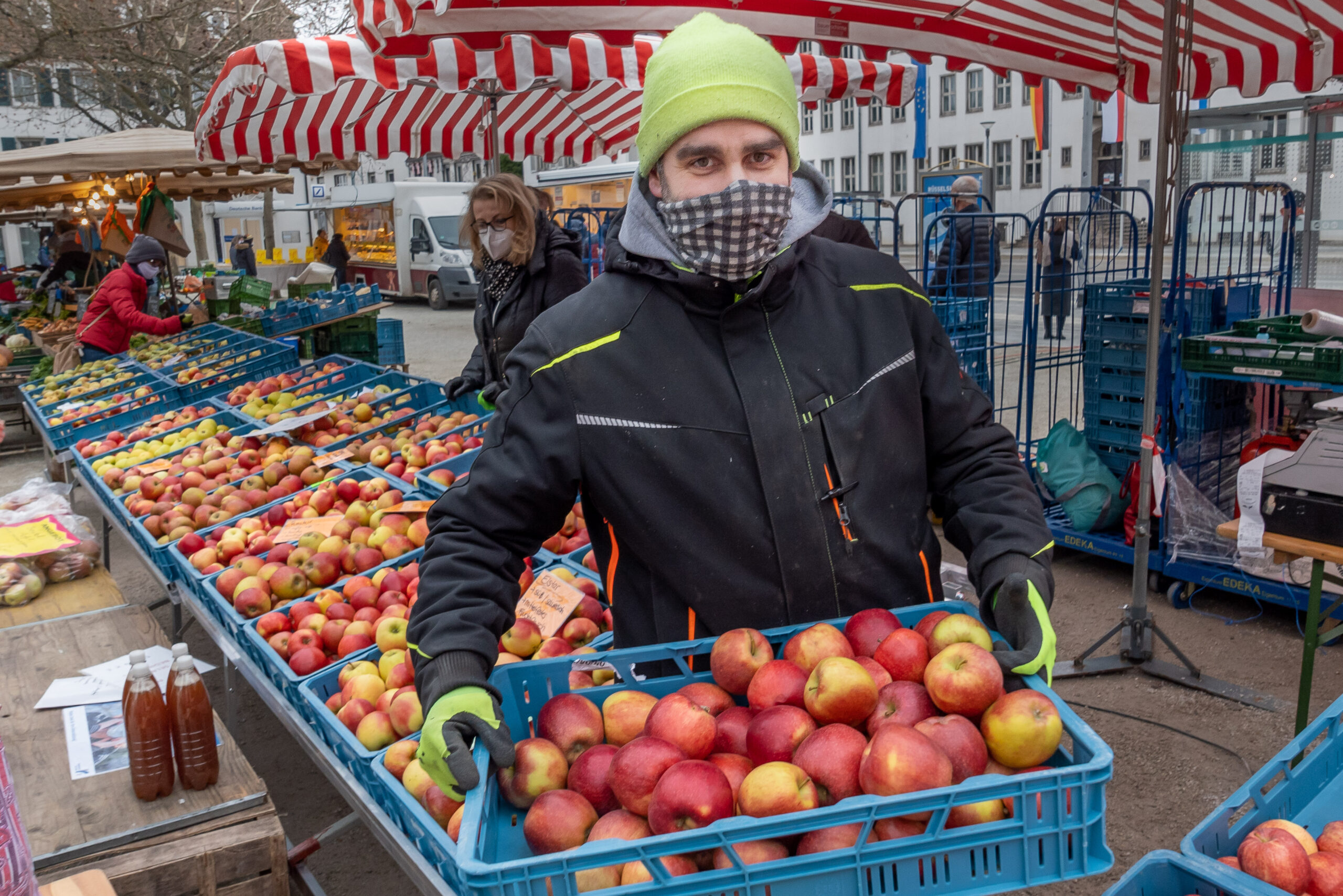 2021-01-16 RUES _ Obsthof Weyer Wochenmarkt-1011388