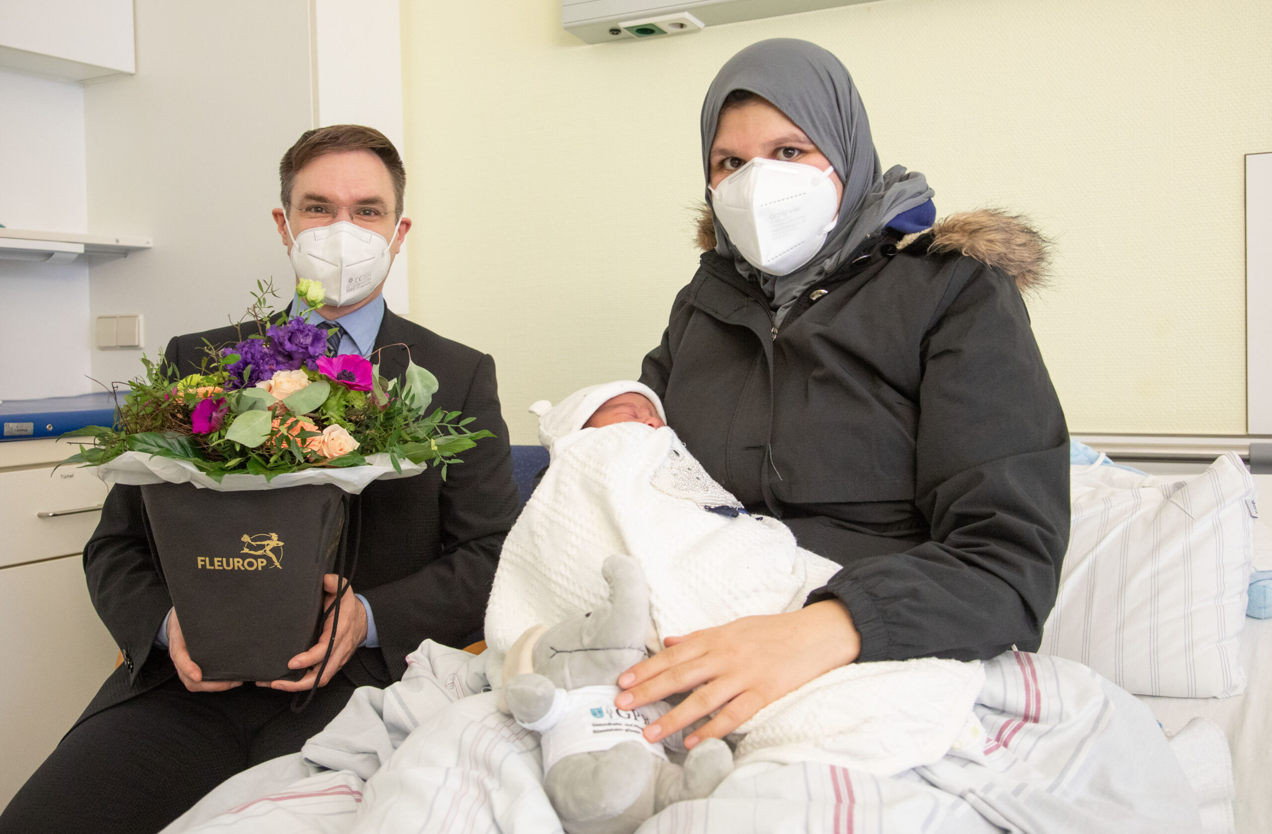 Neujahrsbaby 2022 im GPR Klinikum begrüßt