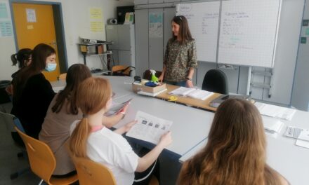 <span class="entry-title-primary">„Unsere ukrainischen Schülerinnen brauchen dringend Deutschunterricht“</span> <span class="entry-subtitle">Gespräch mit der ukrainischen Deutschlehrerin Oksana Husak</span>