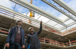 Neue Überdachung für Aula der Alexander-von-Humboldt-Schule