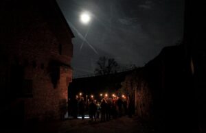 Noch freie Plätze: Festungsgeschichte im Fackelschein