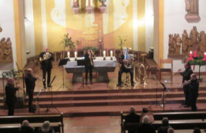 Festliches Bläserkonzert in St. Kilian Mainz-Kostheim „Happy Metal“ begeisterte mit weihnachtlicher Bläsermusik