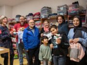 „Kinderherzchen“ freut sich über Stadtwerke-Spende Betriebsrat überbringt 1000 Euro / Geschäftsführung unterstützt / Geld wird in Regale investiert