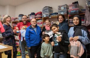 „Kinderherzchen“ freut sich über Stadtwerke-Spende Betriebsrat überbringt 1000 Euro / Geschäftsführung unterstützt / Geld wird in Regale investiert