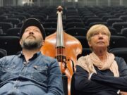Lesung mit Musik zum Holocaust-Gedenken: „In Auschwitz gab es keine Vögel“