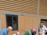 Reparieren statt wegwerfen REPAIR CAFÉ > Gegenstand Nr. 3000 wird repariert und Jubiläum gefeiert
