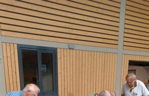 Reparieren statt wegwerfen REPAIR CAFÉ > Gegenstand Nr. 3000 wird repariert und Jubiläum gefeiert