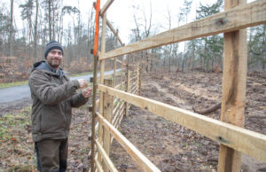 Gut umzäunt können die Setzlinge wachsen Im Juli wird man sehen, wie erfolgreich die Baumpflanzaktion war