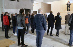 Richtfest an der Neuen Grundschule in Raunheim: Moderner Bau fast ganz in Holz