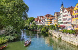 Fingerstyle-Gitarrist ANKÜNDIGUNG Sommerkulturreise 2023 nach Tübingen