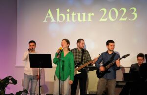 78 Abiturienten und Abiturientinnen verabschiedet