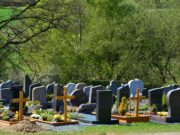 Standsicherheit der Grabsteine wird überprüft