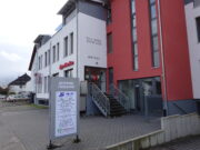 Eine Sitzbank für das Ärztehaus