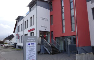 Eine Sitzbank für das Ärztehaus