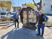 Bücherschrank in Fassform Nackenheim freut sich über zweites Bücherfass