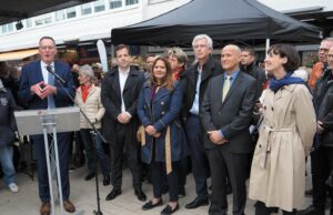 Saniertes Lerchenberger Einkaufszentrum feierlich eröffnet Einweihung mit Innenminister Michael Ebling und OB Nino Haase
