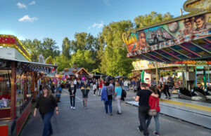 Wäldcheskerb zu Pfingsten vom 26. bis 29. Mai Traditioneller Jahrmarktspaß zu Lande, zu Wasser und in der Luft