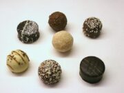 Wein trifft auf Pralinen bei taste’n‘talk
