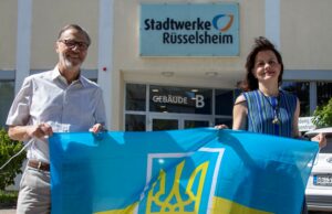 Wein am Main hilft Menschen in der Ukraine Aktion der Stadtwerke Rüsselsheim macht eine Spende von 1500 Euro möglich