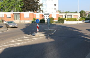Verkehrsinsel für Kreuzung?