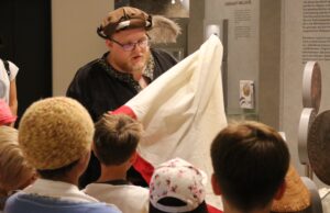 Fashion von früher – Kleidergeschichten im Stadt- und Industriemuseum