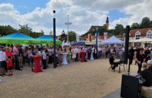 Ein Marktplatz der Moderne Ortsgeschehen Nackenheim feiert sein neues Schmuckstück