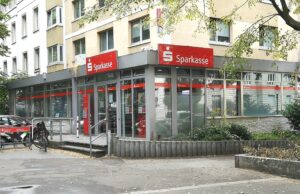 Serviceverlust für viele Kunden Resolution: Sparkassen-Filiale in der Neustadt muss erhalten bleiben