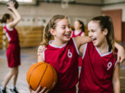 Gesund aufwachsen: DAK-Gesundheit in Hofheim sucht Vorzeigeprojekte für Schulkinder Bewerbungen beim Wettbewerb „Gesichter für ein gesundes Miteinander“ noch bis 15. September möglich