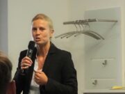 Hell, licht und präsent