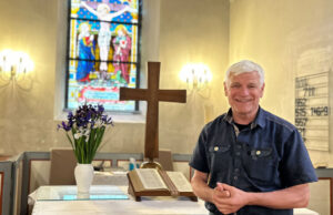 „Ich wollte nie etwas anderes als Gemeindepfarrer sein“ Ruhestand >>> Pfarrer Sunnus bringt zum Abschied die Harxheimer Kirche zum Sprechen