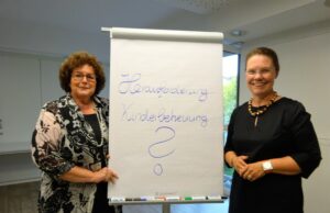 In Sachen Kinderbetreuung gibt es viel zu tun Bretzenheimer Gespräche: Ortsvorsteherin Claudia Siebner diskutierte mit Regine Schuster vom Paritätischen.