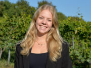 Majestätisch gut Jule Dickenscheid wird Traubenkönigin von Gau-Algesheim