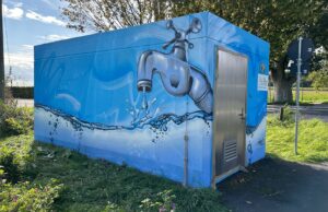 Graffiti-Kunst verschönert Druckerhöhungsanlage