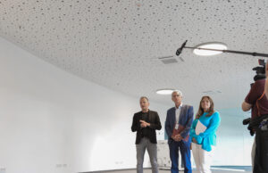 Schulumgebung im Bürogebäude Gymnasium Mombach hat sein Ausweichquartier auf dem Lerchenberg bezogen