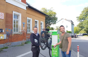 Neue Fahrradreparaturstation am Bahnhof Gustavsburg