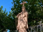 Sandsteinfiguren am Mainufer restauriert