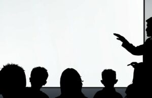 Neue KI-Kurse der Volkshochschule Künstliche Intelligenz erleben: Von Selfies bis Präsentationen