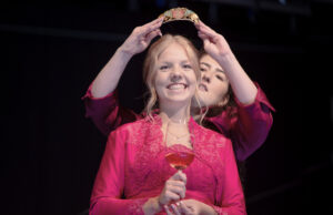 Schönstes Lächeln einer Traubenkönigin Jule Dickenscheid ist im Amt