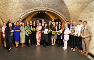 Glänzende Trophäen und strahlende Gesichter Best Of Wine Tourism Awards sind vergeben