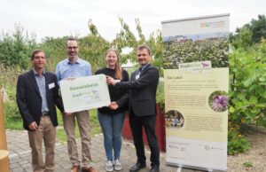 Rüsselsheim am Main erhält Auszeichnung in Silber des Labels „StadtGrün naturnah“