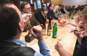Weinvielfalt aus Wicker: Hochheimer Weinbaumuseum lädt zur Verkostung ein