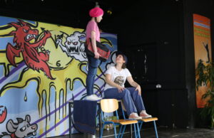 Theaterstück „5 vor 12“ ermutigt Rüsselsheimer Schüler*innen zur Diskussion über Nachhaltigkeit