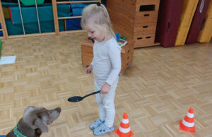 Hundeprojekt „Pfotenglück“ in der Kindertagesstätte Zum Büttelacker