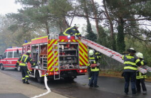 Brand im Vereinsheim der Eiskalten Brüder gelöscht Gelungene Jahresabschlussübung der Freiwilligen Feuerwehr Gonsenheim
