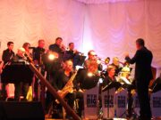 Bigband begeistert als eingespieltes Team Das Konzert „Swinging Hexem“ verzaubert mit einzigartiger Swingmusik
