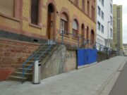 Historische Sandsteinmauer wird saniert