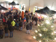 Lichterfest auf dem Schulhof Landskronschule lädt zu einem märchenhaften Adventsmarkt ein