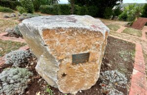 Erinnerungen wach halten Gedenkstein für Sternenkinder