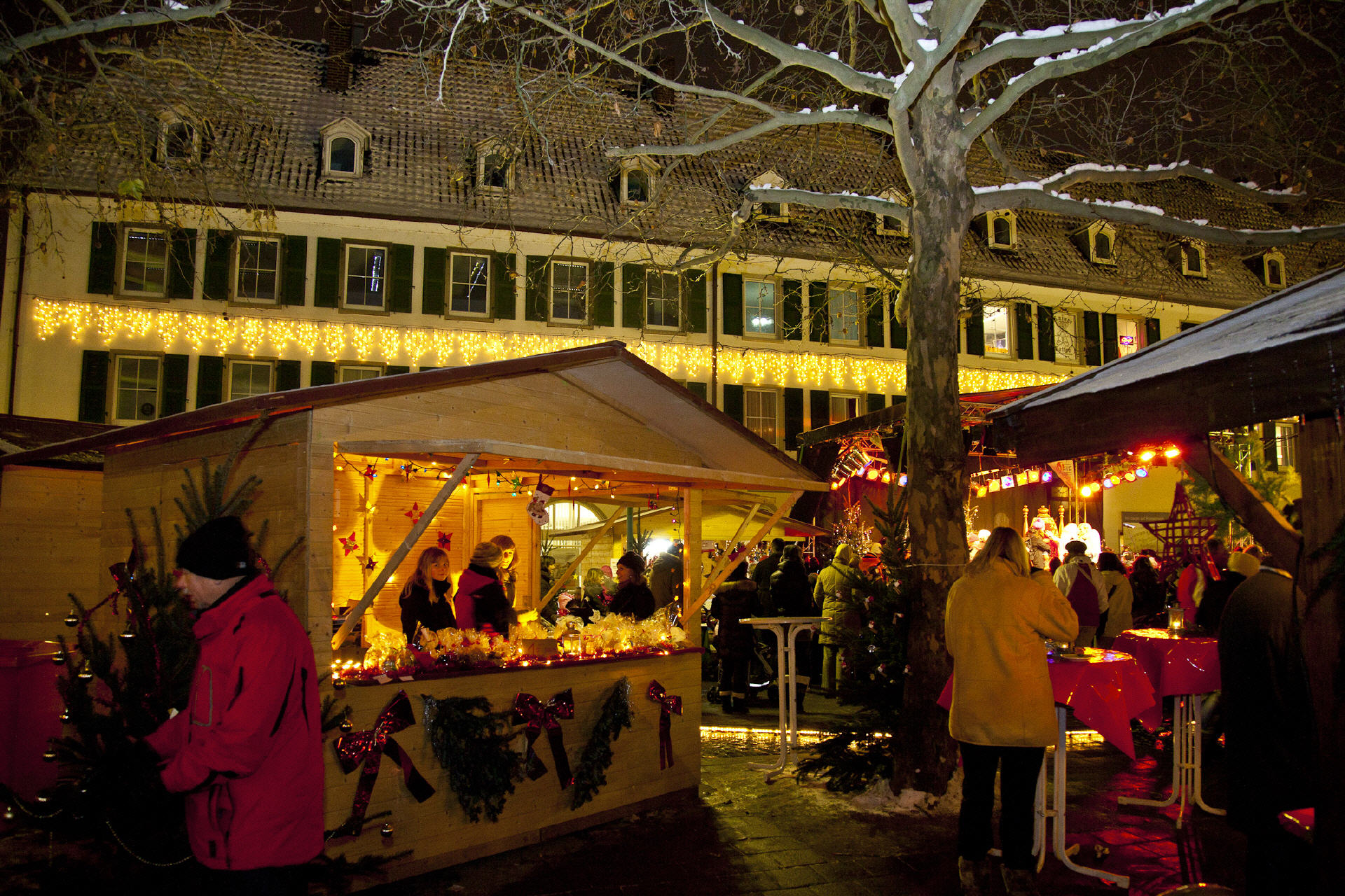Kulinarisches und Selbstgemachtes beim Rüsselsheimer Weihnachtsmarkt